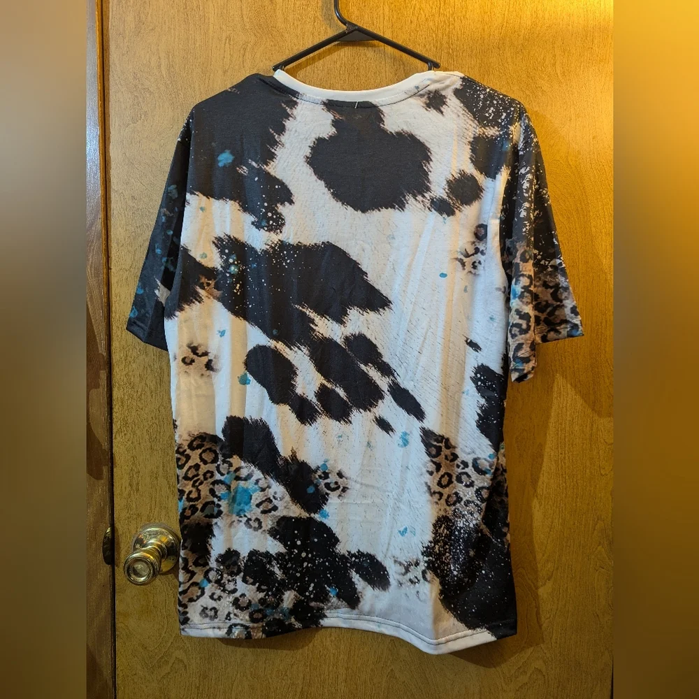 Willie & Hank Graphic Tee New With Tags - Picture 2 of 3